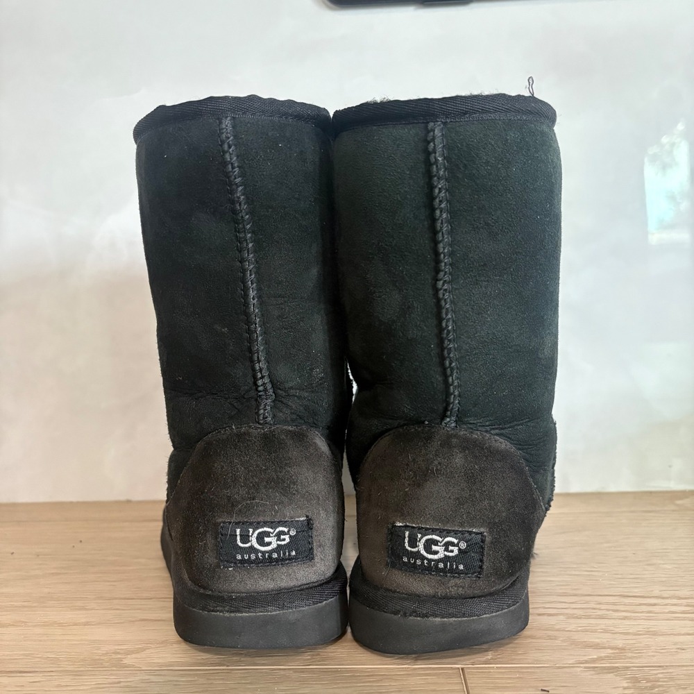 UGG Classic Black Short Boots Women's Size 7 - Picture 3 of 5